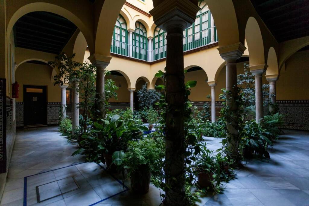 Apartamento Tranquilo Y Con Encanto En Palacio Sevillano, Junto Catedral A Acond Y Wifi